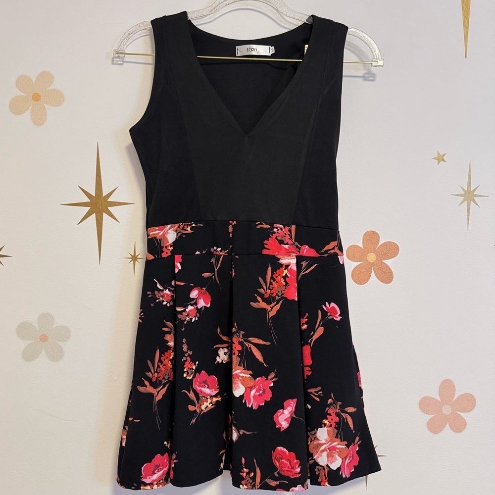 Women’s Floral Mini Dress Black